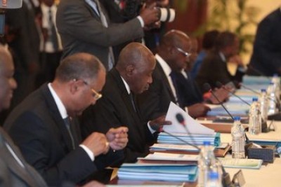 Côte d'Ivoire:  Dernier conseil des ministres de l'année, plusieurs nominations et les généraux, Doumbia Lassina, Touré Alexandre Apalo, Kouamé N'Dri Julien Sébastien, promus