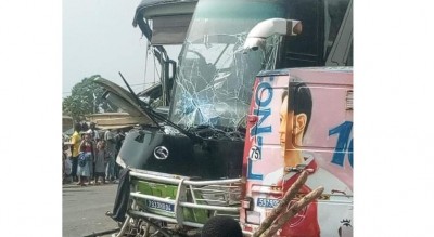 Côte d'Ivoire: A Logoualé, une violente collision entre un car  et un camion remorque fait de blessés graves