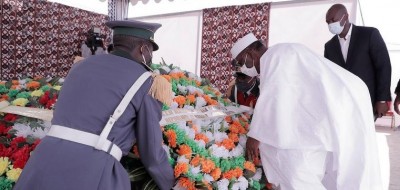 Côte d'Ivoire : Au nord pour les bénédictions de la présidentielle, Alassane Ouattara se recueille sur les tombes d'Amadou Gon et du patriarche Péléforo Gbon Coulibaly