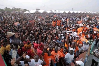 Côte d'Ivoire : Bouaké, pour l'ouverture de la campagne du RHDP, le site pris d'assaut par des milliers de militants