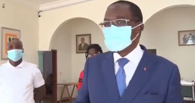 Côte d'Ivoire : L'infox annonce un crash d'avion dans lequel le ministre Aka Aouélé et des cadres du RHDP seraient dans le coma, faux