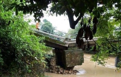 Côte d'Ivoire : La pluie fait plier le pont reliant le Sud-Comoé à l'Indénié Djuablin