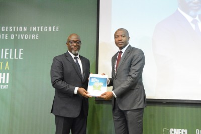 Côte d'Ivoire :    Remise du document de la PNGIF-CI dont le plan d'action budgétisé est évalué à 444,440 milliards de FCFA pour la réalisation des actions prioritaires et urgentes