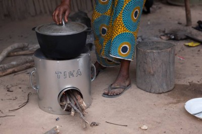 Côte d'Ivoire :    Présent dans le champ Baleine, ENI distribue plus de 20 000 fourneaux en seulement six mois, touchant plus de 100 000 bénéficiaires