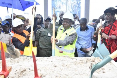 Côte d'Ivoire : Lacement des travaux de bitumage de 2,5 km de voirie dans le département de Sikensi