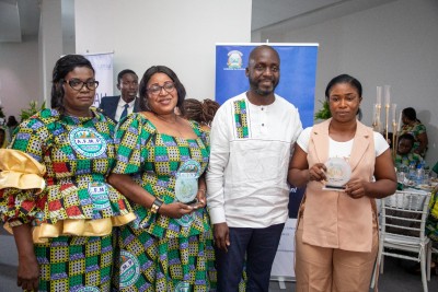 Côte d'Ivoire :    Plateau, célébration de 5 femmes retraitées, Jacques Gabriel Ehouo annonce l'augmentation de la subvention de l'Amicale des femmes à 10 millions