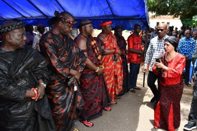 Côte d'Ivoire : 40 jours après de décès de son époux, Henriette Bédié de retour à Daoukro pour annoncer officiellement  la mauvaise nouvelle à ses beaux-parents