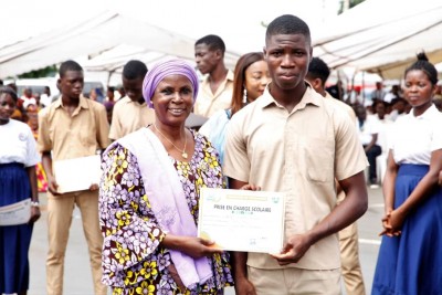 Côte d'Ivoire : Rentrée Scolaire 2023-2024, la Municipalité octroie plus de 6 000 bons de prise en charge aux parents d'élèves