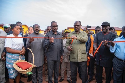 Côte d'Ivoire : Projet du Port sec de Ferkessédougou, Téné et Koné remettent une cité de 200 villas, un centre de santé et une école aux populations impactées