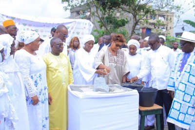 Côte d'Ivoire :13 ans après le massacre des femmes d'Abobo, pose de la première pierre d'une stèle à la mémoire des 7 martyres de la paix