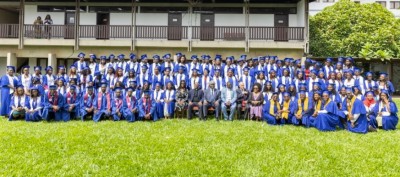 Côte d'Ivoire : CERAP-UJ, Robert Beugré Mambé remet à 135 étudiants leurs diplômes de fin de cycle et les exhorte au courage et à l'humilité dans le travail