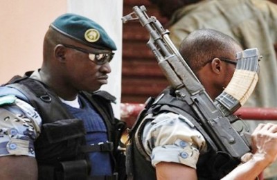 Mali : 11 leaders d'un parti arrêtés après une descente de la gendarmerie à Bamako