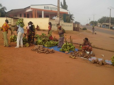 Côte d'Ivoire : Afféry, deux individus soupçonnés de meurtres auraient  frôlé l'immolation après avoir été aspergés d'essence et placés dans des pneus