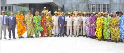 Côte d'Ivoire : Dialogue constructif sur l'Attestation de Droit d'Usage Coutumier, réunion d'information entre le Préfet d'Abidjan, le MCLU et les chefs Atchans