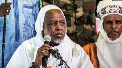Mali : Un proche de l'imam Mahmoud Dicko arrêté par des gendarmes