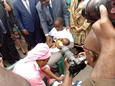 Côte d'Ivoire : Vaccin antipaludique, la première dose administrée à un bébé de 6 mois à Abobo, 250 mille enfants de 6 à 23 mois ciblés à l'entame, l'appel de Beugré Mambé aux parents