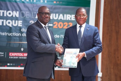 Côte d'Ivoire : Transparence et innovation au cœur de la gouvernance, Bruno Koné reçoit l'annuaire statistique 2018-2023 du MCLU
