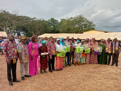 Côte d'Ivoire : Le conseil régional du Tchologo « gâte » les femmes de cadeaux pour la fête des mères à Ferkessédougou