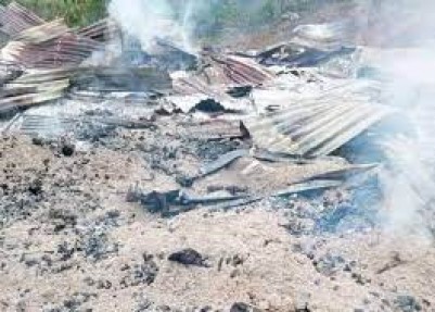 Cameroun : Tragédie nocturne dans le Centre, sept enfants fauchés dans un incendie domestique