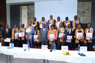 Côte d'Ivoire : Ministère de la Santé, 15 directeurs généraux reçoivent les actes d'engagement à servir les populations  avec dévouement et abnégation