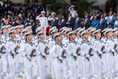 Côte d'Ivoire : Célébration de l'indépendance avec un défilé de l'armée populaire de libération de Chine qui suscite l'admiration du public