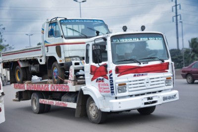 Côte d'Ivoire : Fluidité routière, une opération d'enlèvement de véhicules lancée sur l'autoroute du Nord, les engins lourds saisis seront systématiquement mis en fourrière