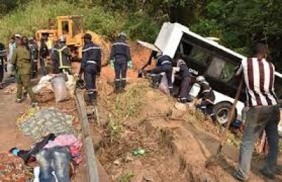 Cameroun : Un accident de bus fait 8 morts et 62 blessés sur la route de Dschang (Ouest)