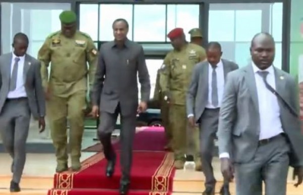 Niger : Depuis la Chine, le PM Ali Lamine Zeine n'exclut pas un ...