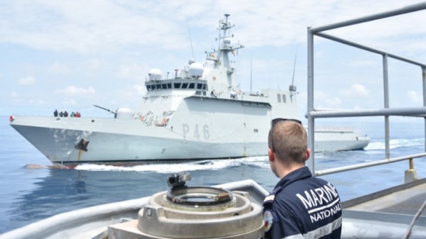 Côte d'Ivoire-France : Le PHA Dixmude de la Marine française qui a accosté à Abidjan ce 17 octobre a reçu à son bord les autorités civiles et militaires