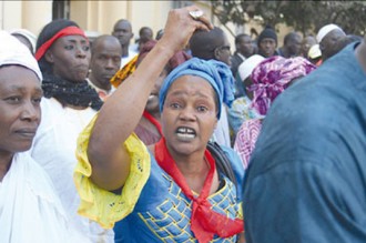 Interdits de marche: Les leaders de lÂ’opposition sÂ’opposent aux forces de lÂ’ordre