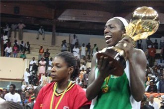 Les Lionnes du Basket bouffent de lÂ’aigle (72-57), la République à  lÂ’accueil