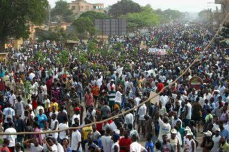 Manifestation de lÂ’opposition : LÂ’UFC fonce, le CAR recule