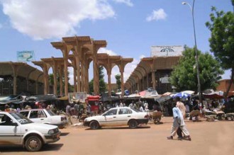 Des jeunes Nigériens contre lÂ’opération militaire en Libye et   la présence des militaires Français au Niger 