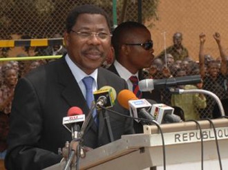 Elections Benin 2011 : La France pour éviter une Côte dÂ’Ivoire Bis, Boni Yayi reçoit le soutien de ses pairs