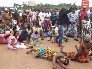 Côte d'Ivoire: Municipales 2018, les partisans de Samy Merhy manifestent dans les rues de Lakota pour dénoncer la décision du RDR