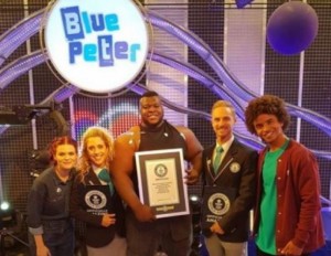 Burkina Faso: L'haltérophile  burkinabè Iron Bibi dans le Guinness des records