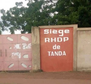 Côte d'Ivoire : Tanda,suite à  l'expropriation du siège du PDCI au profit du RHDP unifié, le film de la journée du samedi, relaté par un habitant