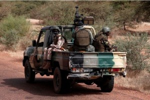 Mali: Une escorte de l'armée tombe dans une embuscade, au moins 1 mort et plusieurs blessés