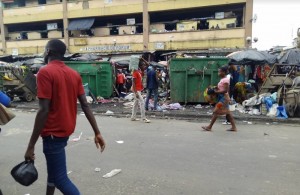 Côte d'Ivoire : Boulevard Nangui Abrogoua, plusieurs fois déguerpis reste toujours un marché à  ciel ouvert