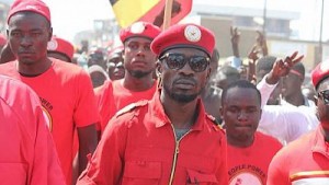 Ouganda : Bobi Wine accuse la police d' avoir bloqué son concert