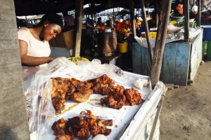 Côte d'Ivoire : Yopougon place Cp1, dans l'univers des vendeuses de «côcôti»