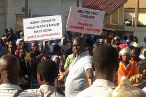 Togo : Togo Debout manifeste pour les réformes avant les élections, la C14 partie en Guinée