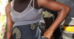 Côte d'Ivoire : Une  femme enceinte de cinq mois tombe et meurt en plein marché