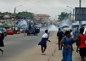 Côte d'Ivoire : Grève dans l'enseignement, course poursuite entre policiers et élèves, lacrymo et jets de pierre