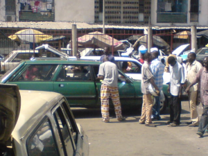 Côte d'Ivoire : Les chauffeurs de véhicules 504 en grève pour dénoncer le racket des «corps habillés»