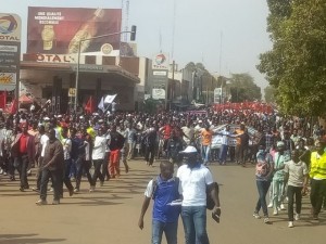 Burkina Faso : Plusieurs milliers de manifestants contre l'augmentation du prix des hydrocarbures